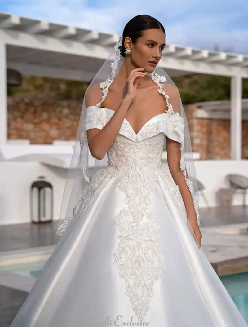 Stunning  A-Line Wedding Dresses Off Shoulder Sweep Train Appliques  Princess Dress Plus Size Formal Occasion Customized