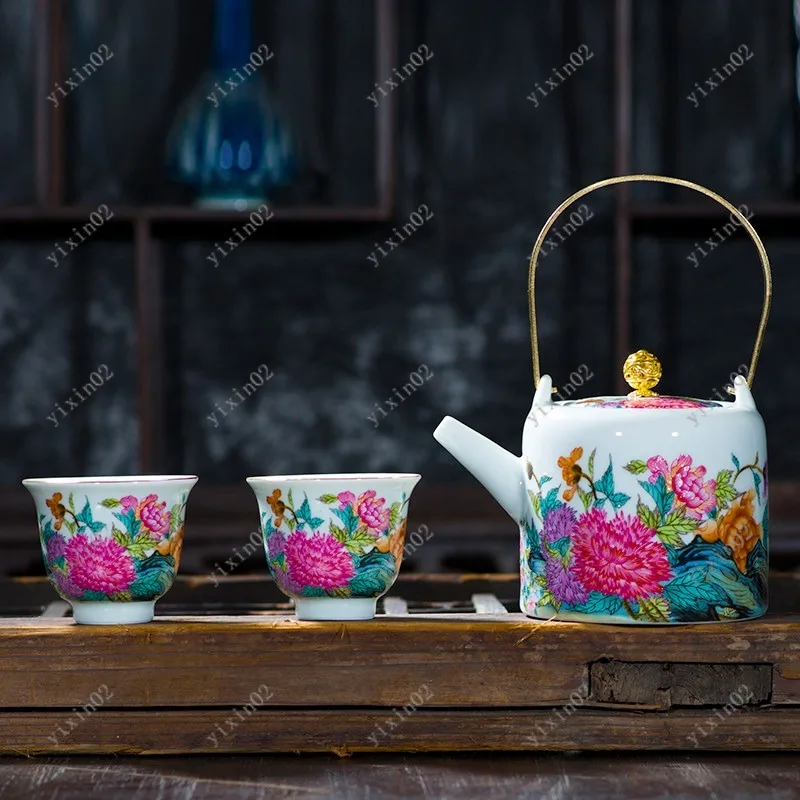 

Чайник среднего размера из эмалированной керамики в винтажном китайском стиле с ручкой