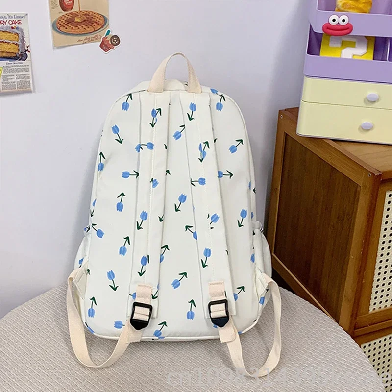   Рюкзак Hello Kitty для женщин и девочек, нейлоновая ткань, школьная сумка Kawaii, легкий, большой вместительный, с мультяшным принтом