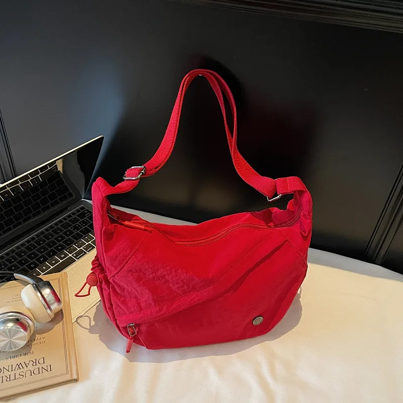 Korean Style Lightweight Dumpling Bag for Women2025New Outdoor Casual Sports Bag Cycling Large Capacity Crossbody Bag Trendy