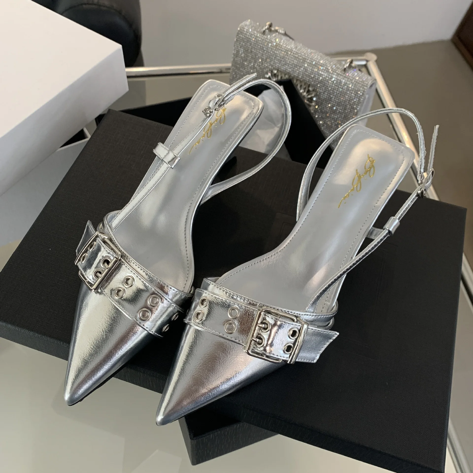 2024 Summer Fashionable Pointed Toe Pumps Stiletto Heel Rivet Buckle Silver Medium Heel Sandals Women Party Wedding Shoes