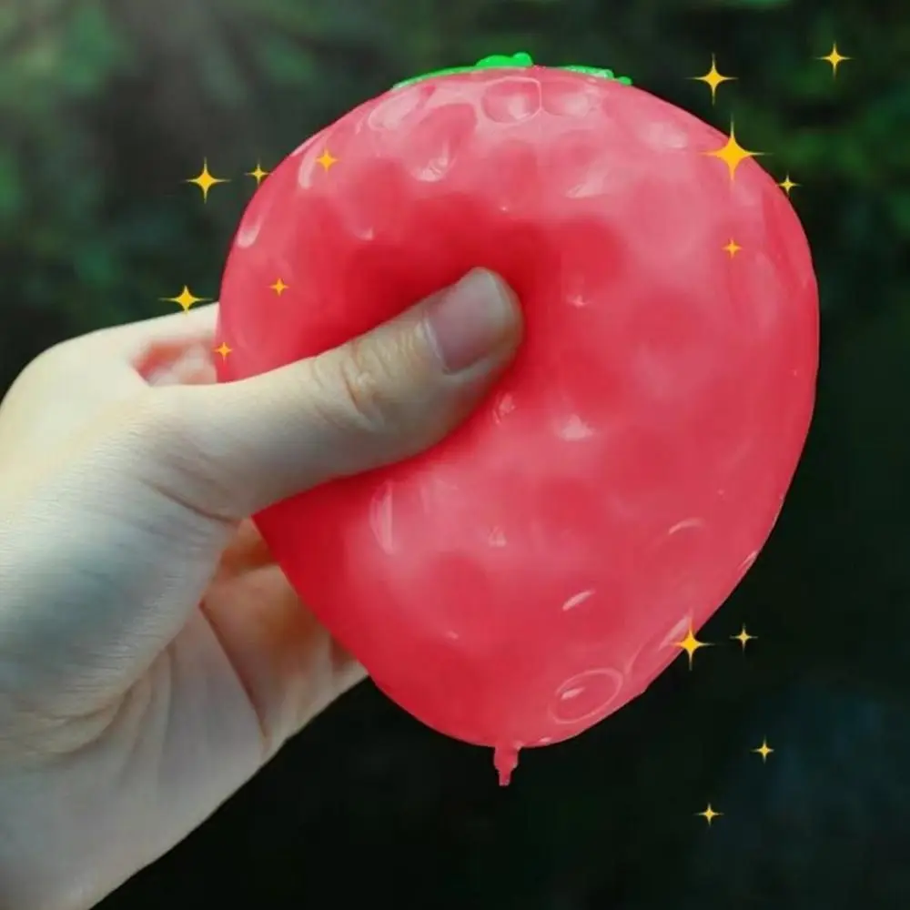 시뮬레이션 된 색상 변경 변색 딸기 스퀴즈 장난감 감각 장난감 TPR 핀치 감압 장난감 Fidget Toy Kids Tricky Doll