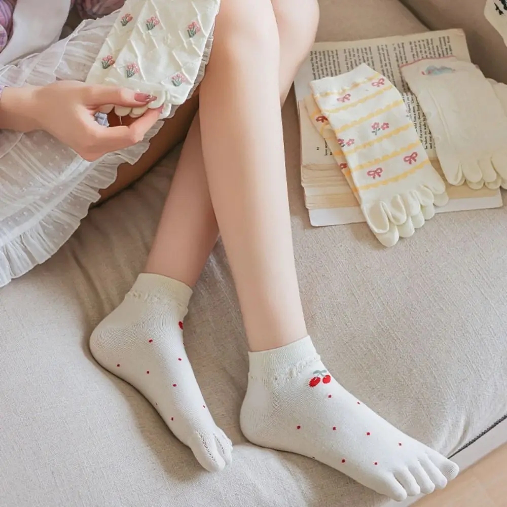 

2Pairs Comfortable Heart Cotton Toe Socks Flower Bow Sweet Toe Separated Socks Hosiery Breathable Boat Tube Socks Women Daily