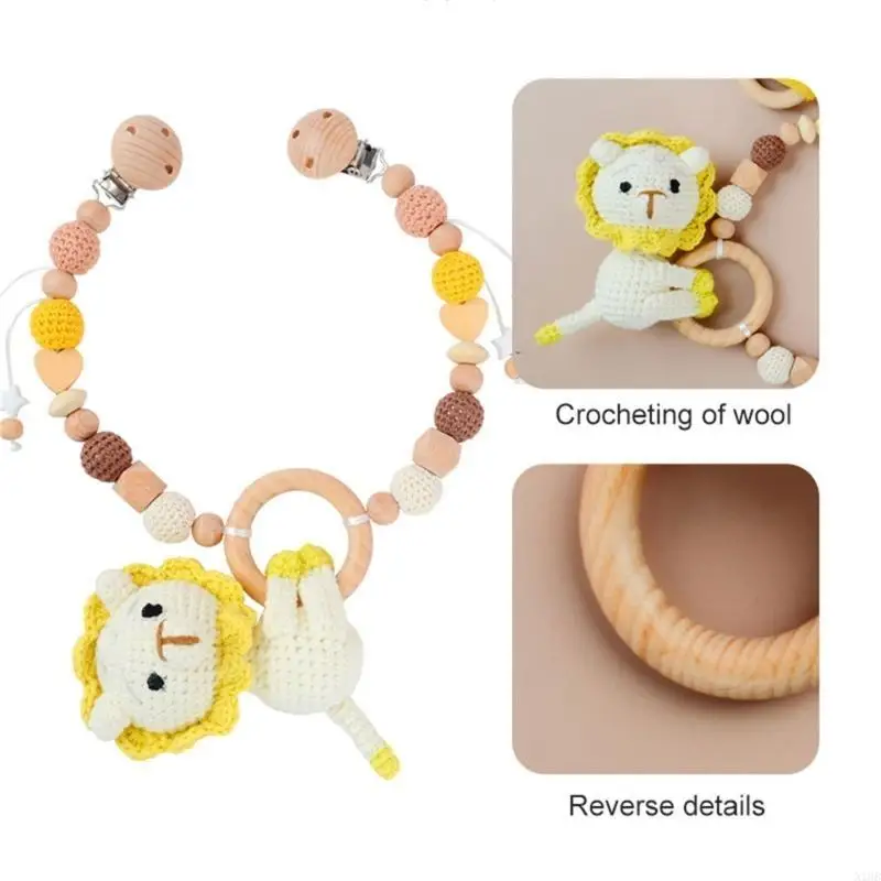 子供たちのためのかわいい動物のガラガラの手作りのおもちゃを眠っているかぎ針編み