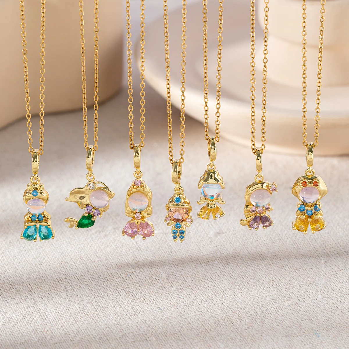 Sweet and cute zirconia girls little princess pendant necklace, hundred copper models romantic girls birthday gift jewelry.