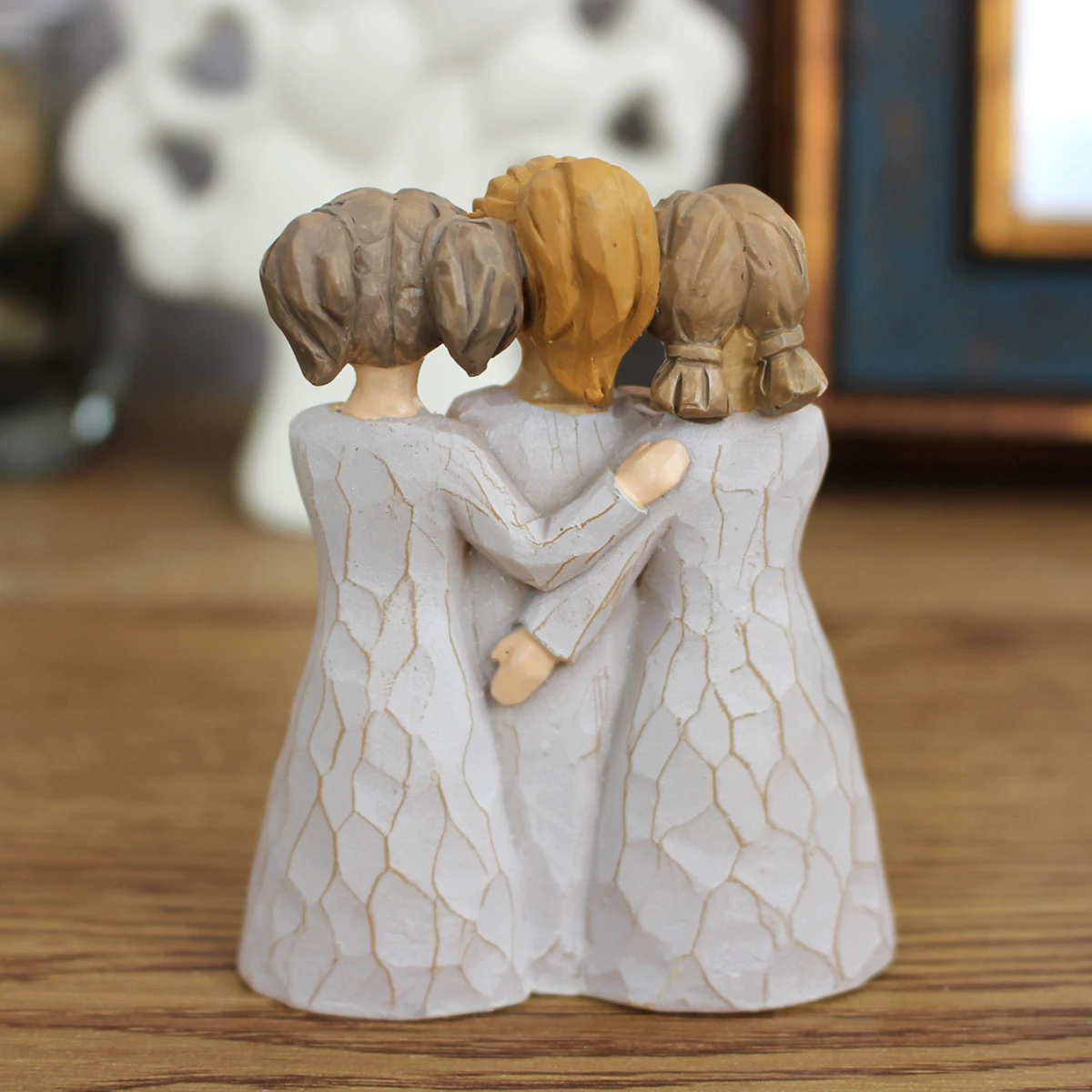 รูปปั้นเรซิ่นสามพี่น้องพร้อมลู - Resin Art With Wood บทวิจารณ์และราคา