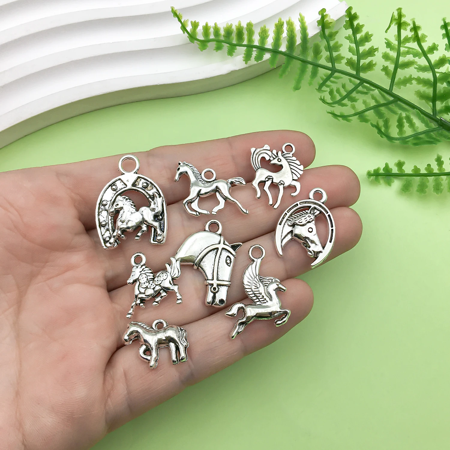 16/20pcs Antique Silvery Retro Horse Design Charms Alloy Metal Pendants For DIY Bracelet Necklace Jewelry Making Accessories