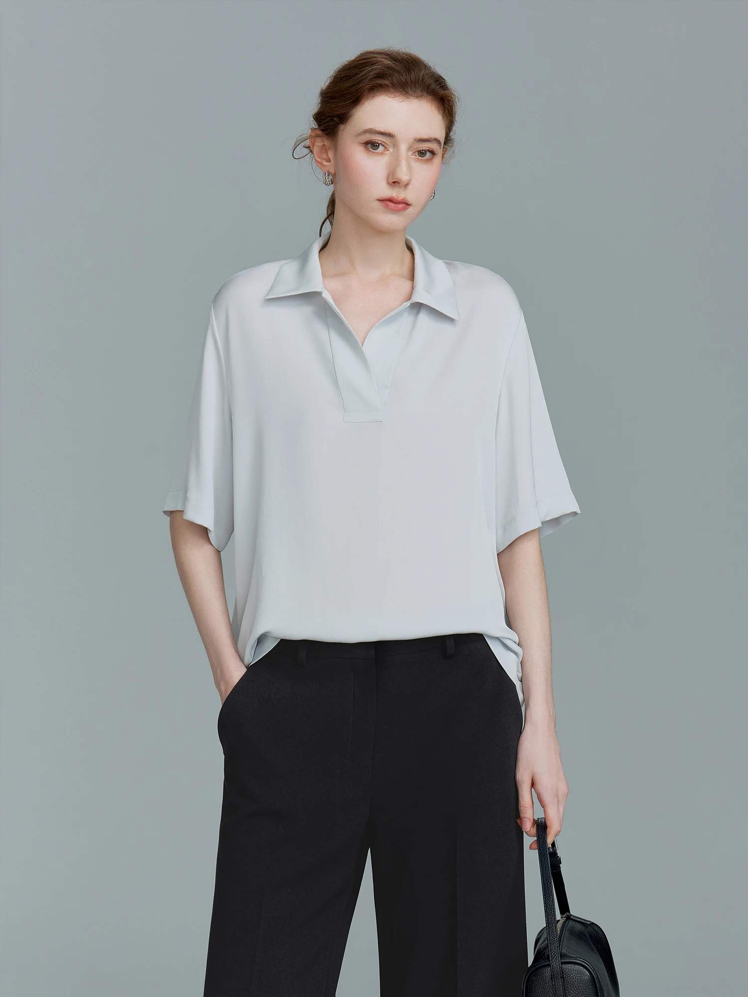 

Affectionate Commuter 24 Momme Double Gauze Silk Neck Short Sleeve Shirt Women's Loose Fit Breathable Comfortable Skin-F...