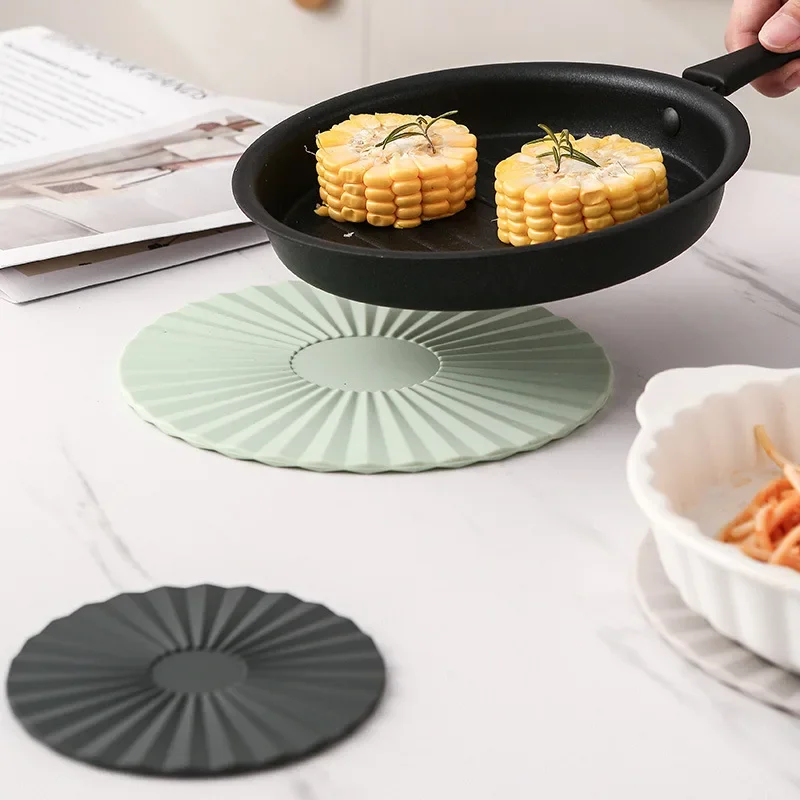 

Round Heat Resistant Pot Pan Silicone Mat Non-Slip Cup Coasters Table Placemat Tea Protection Pad Kitchen Gadgets Accessories