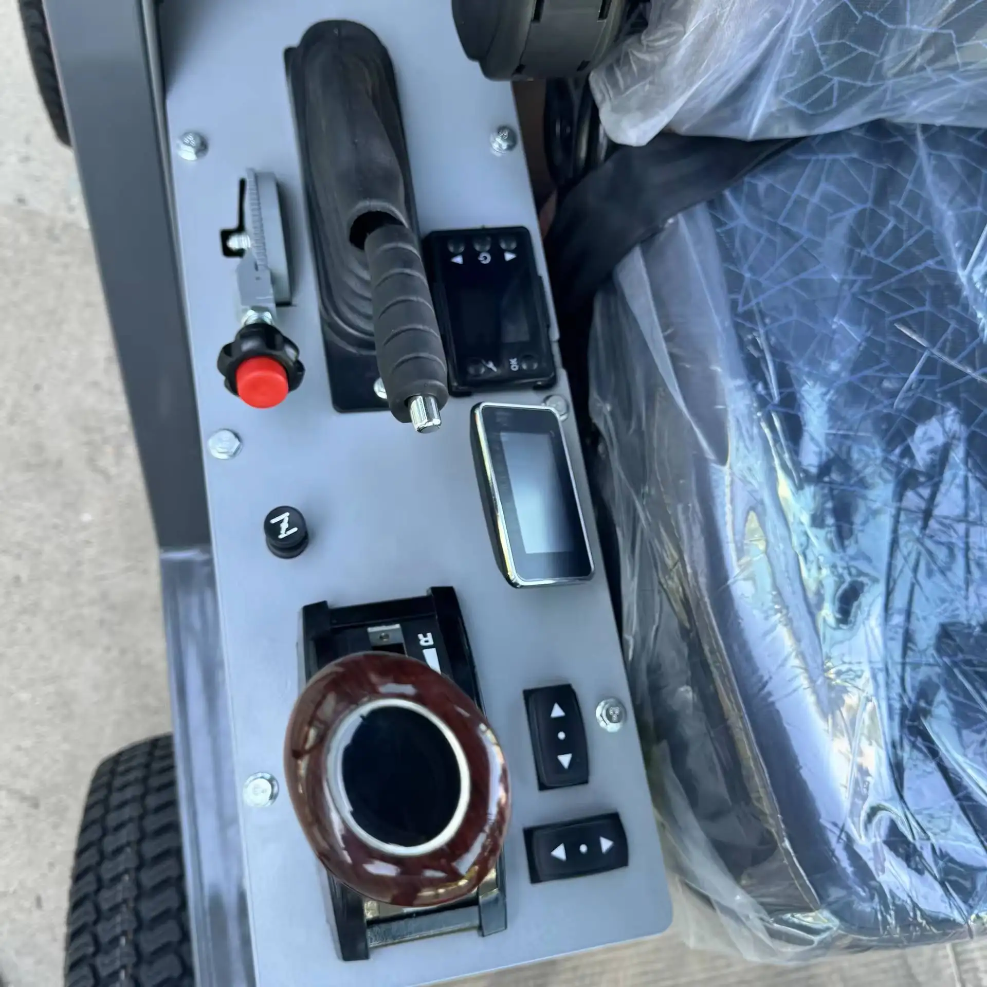 25HP 140CM Ride-On Multifunctional Floor Sweeper Snowplow Electric Start Driving Winter Road Sanitation Snow Removal Machine