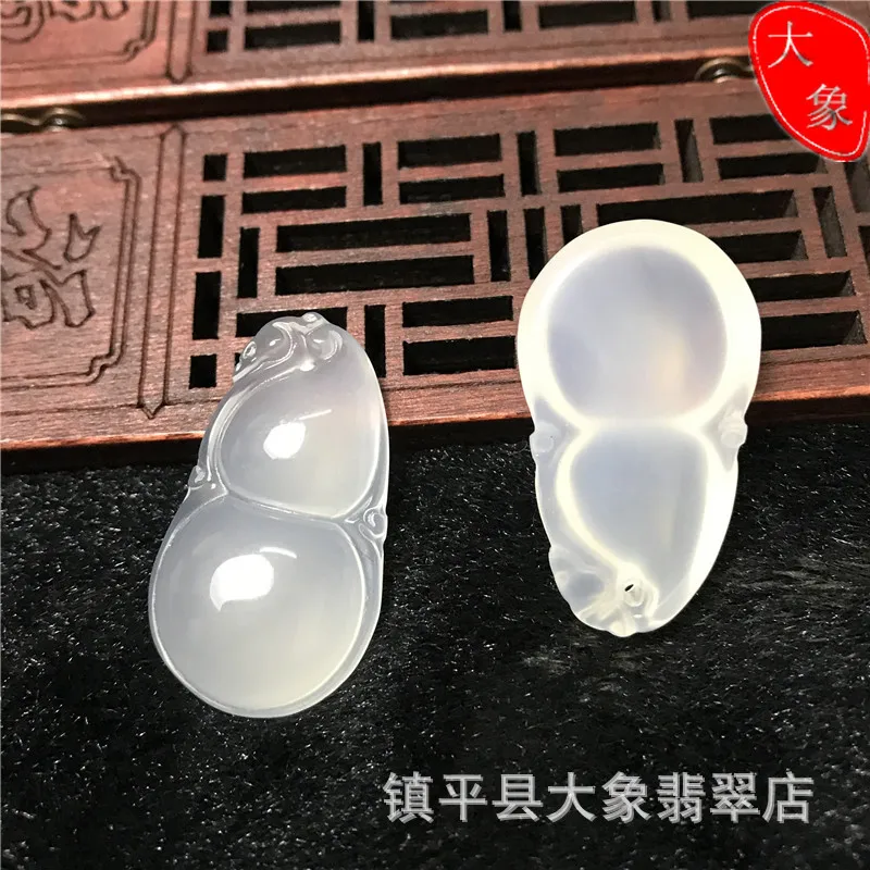 Natural white agate handcarved gourd pendant simple retro pendant temperament jewellery fashion for women men