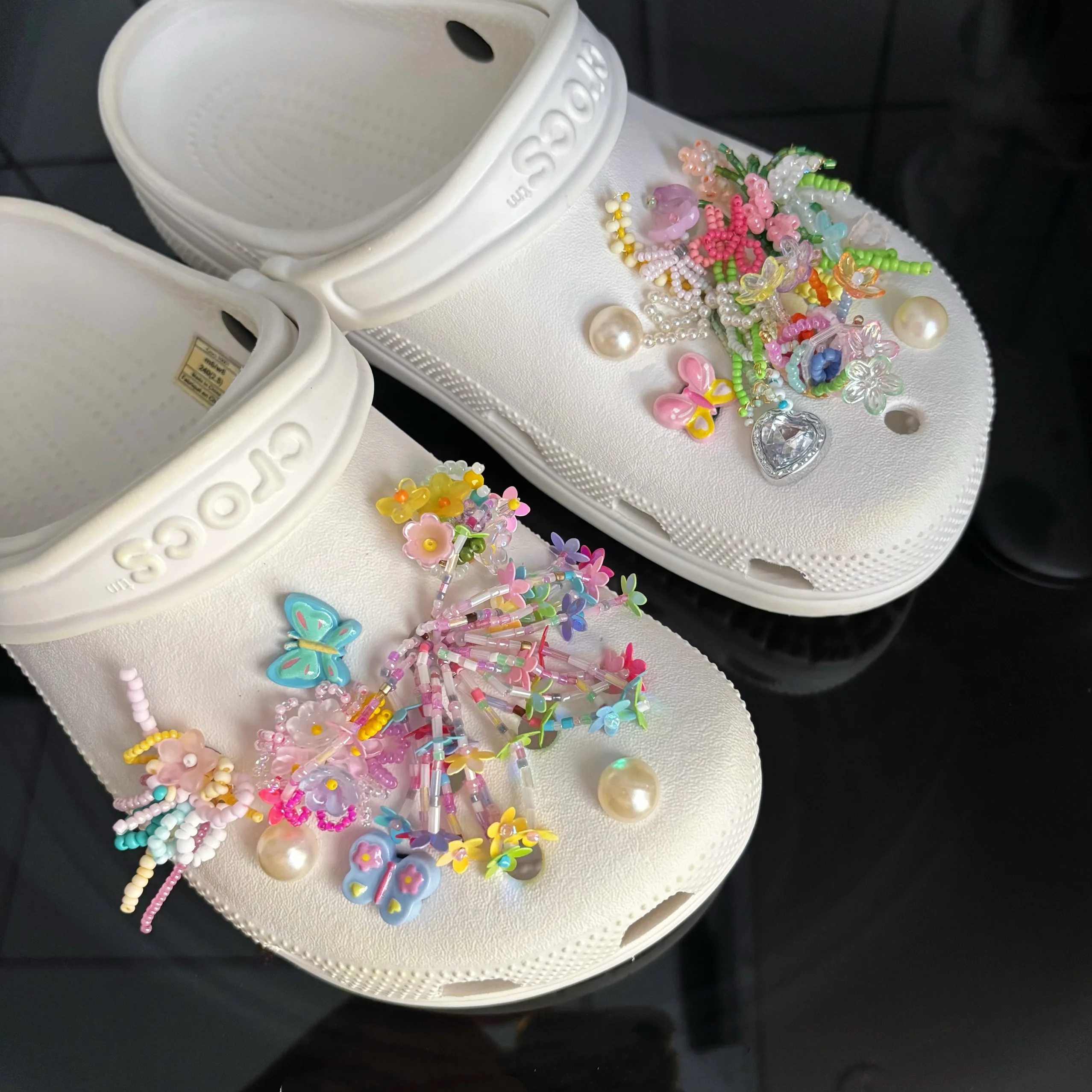 手作りビーズシューズフラワー、頑丈なクロッグシューズアクセサリー、ホリデースタイル、美しい工芸品、カラフルな高級花柄シューズデコレーション