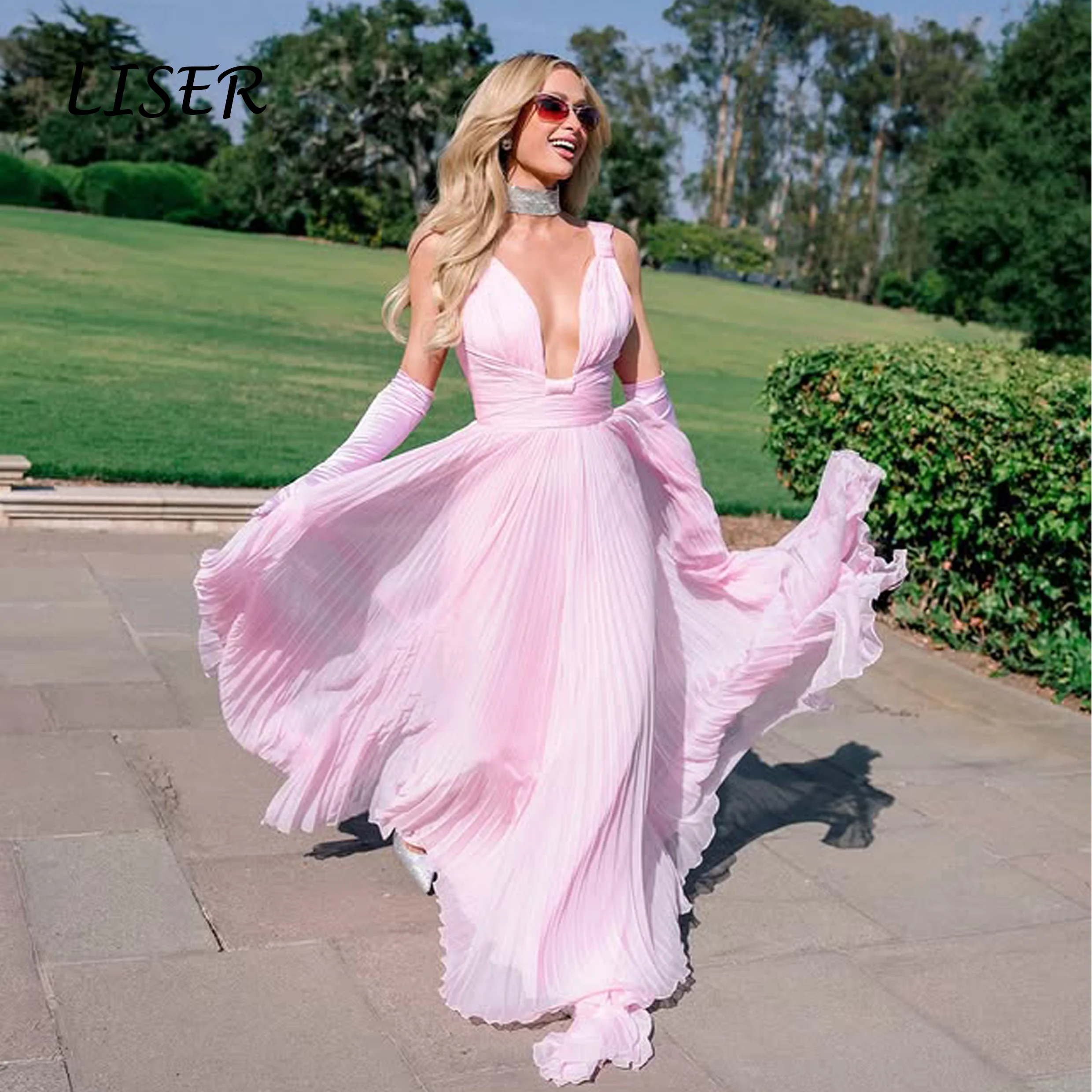Liser Lightweight Deep V-Neck Simple Wedding Dresses Pleat Wear Gloves Sleeveless A-line Floor-Length Robe De Mariée Customized