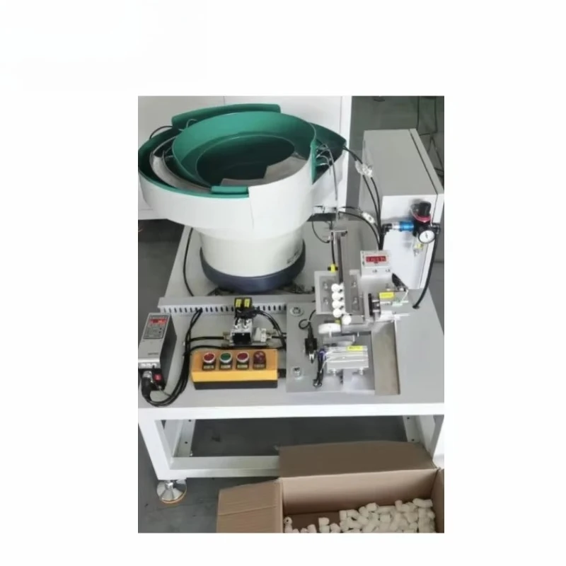 Macchina automatica per il montaggio del coperchio in plastica Macchinari automatici