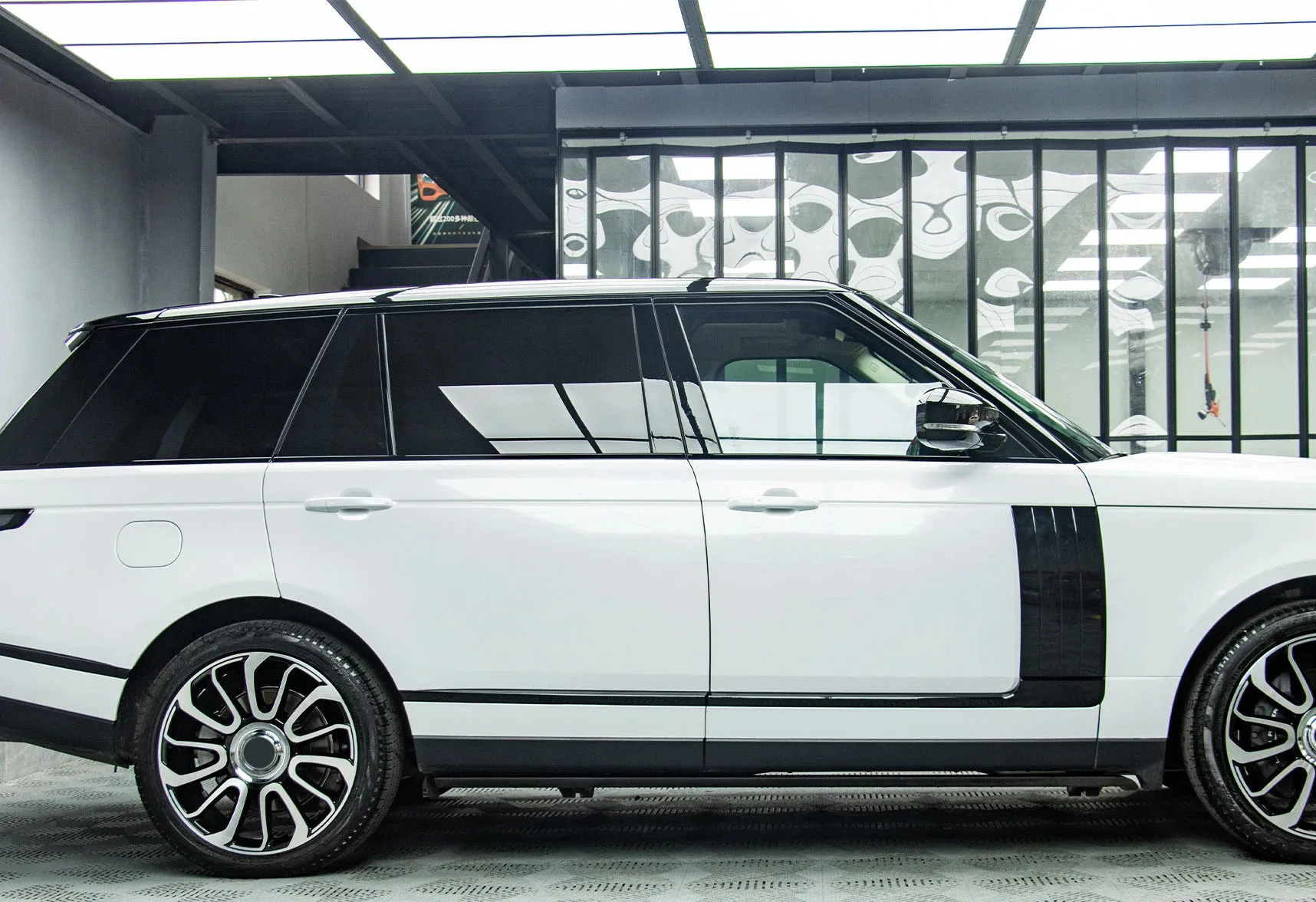 مشرق الأبيض الفينيل التفاف ذاتية اللصق السيارات دراجة نارية الجسم التفاف ملصق لامع الأبيض الفينيل فيلم لامعة الأبيض اكسسوارات السيارات #3