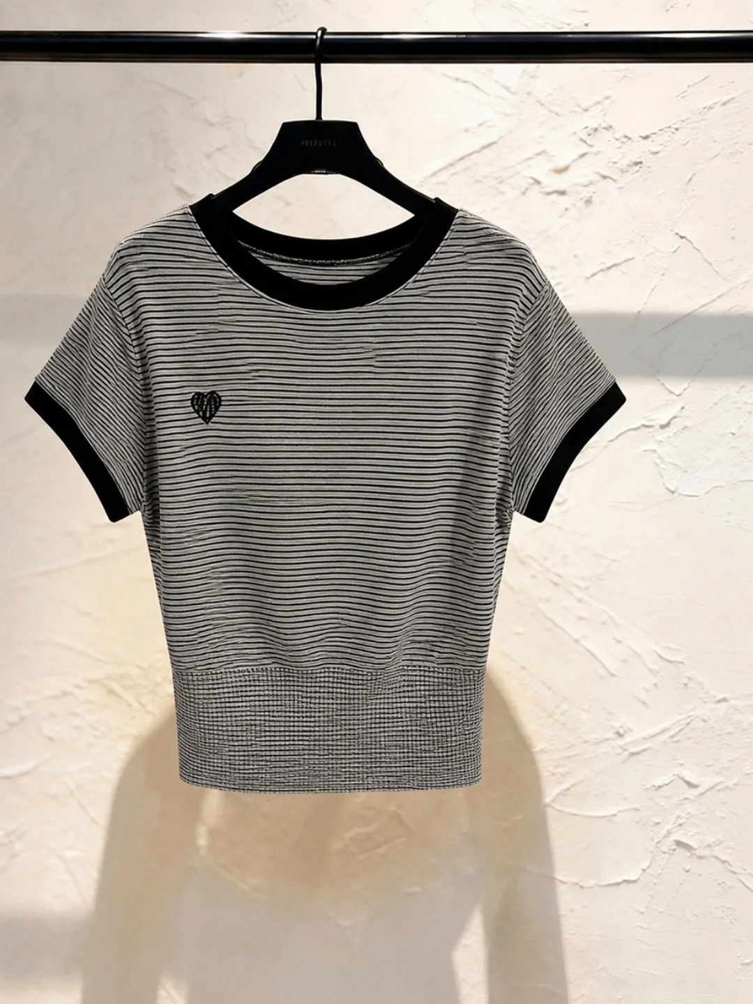 

Ice Silk Knitted T-Shirt Striped Short Sleeve round Neck Summer Elegant Style Versatile Casual Top for Younger Appearance