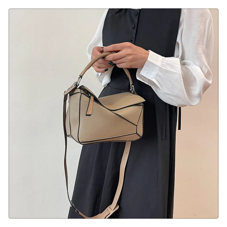 حقيبة حمل كبيرة ذات ملمس - حقيبة كتف هندسية متعددة الاتجاهات، حقيبة يد واسعة ومتينة، متسوق بسيط للاستخدام اليومي