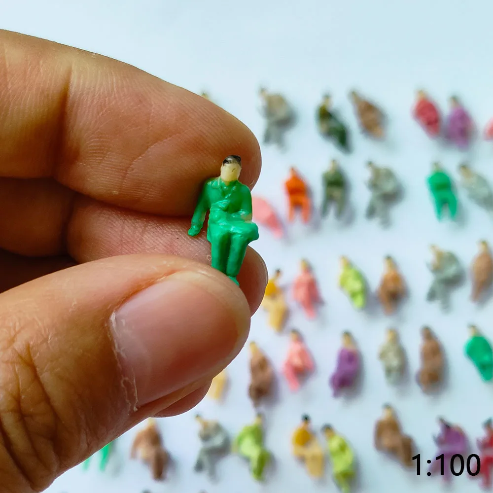 100 Figurines Peintes Assises – Passagers Pour Maquettes – Lot Professionnel