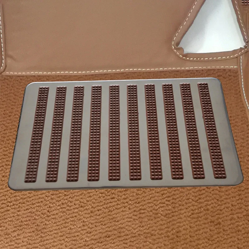 Carpet Patch Foot Pedal Anti-Skid Pad Auto Floor Mats Non-Slip Metal Pad For Car Truck Foot Heel Scuff Plate 23.5X16cm