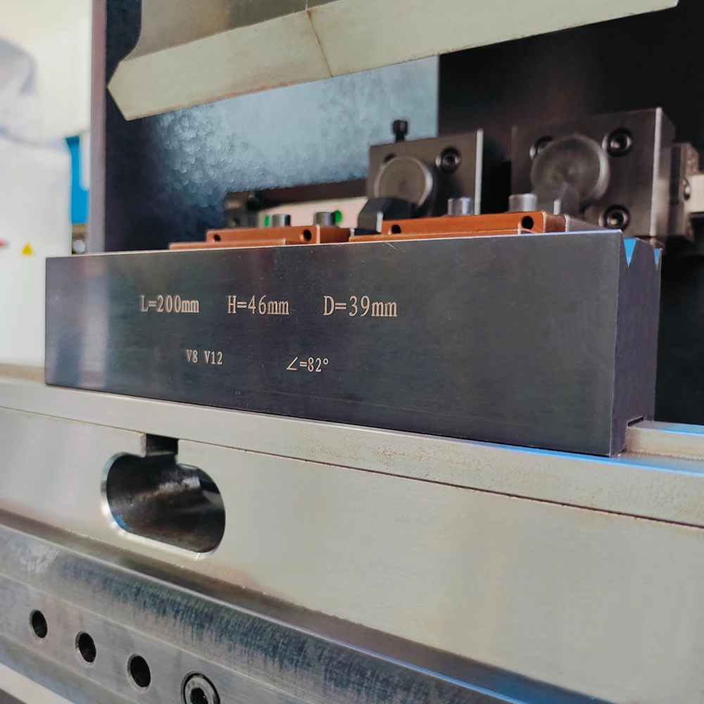 Hot Sale 12T/600MM Full Electric Press Brake  Machine Mini  Metal Bender For Sale