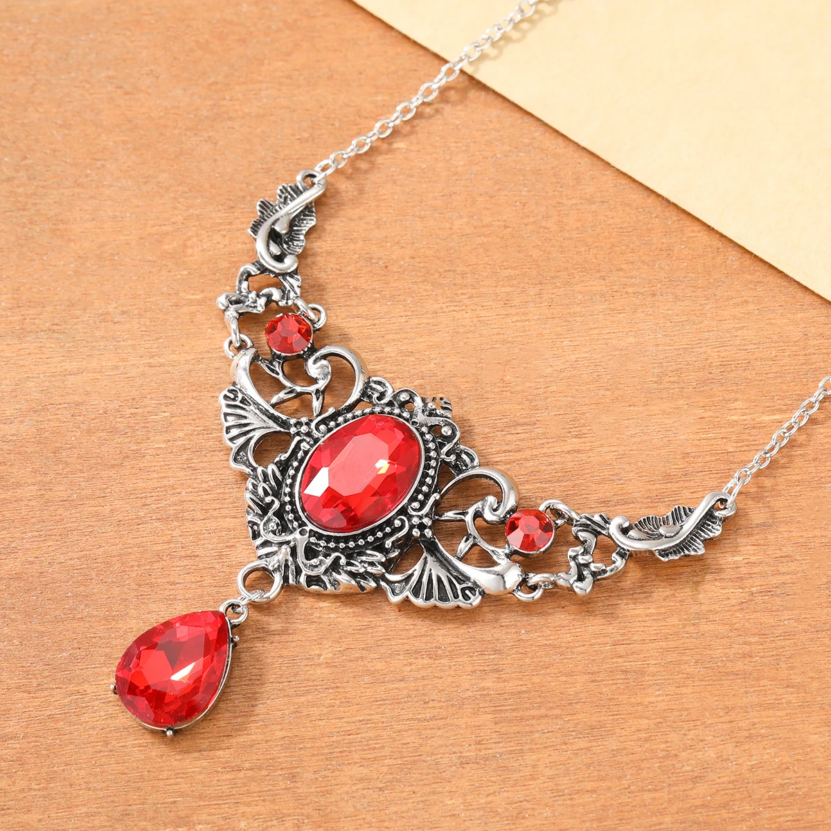 Vintage Gothic Symmetrical Scroll Ginkgo Leaf Women's Drop Necklace with Red Artificial Gemstone, for Party and Banquet