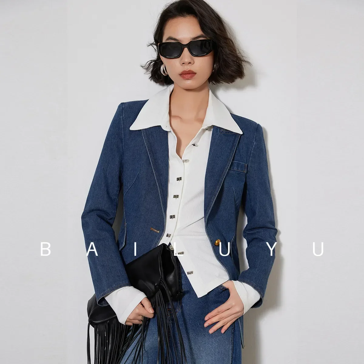 

LOUIS YAO 2025 Women Denim Coat Elegant Fashion Turn Down Collar Long Sleeve Coat Spring Retro Style One Button Jacket