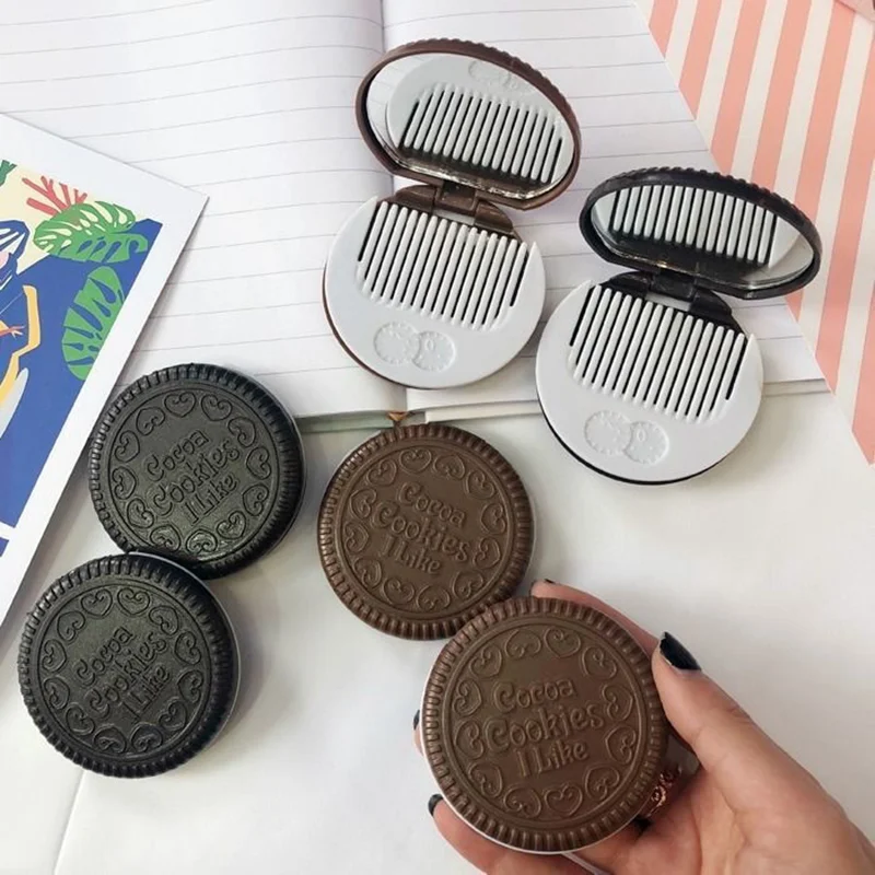 1pcs Cute Cookie Makeup Mirror With Comb Fashion Design Portable Folding Mini Pocket Simple INS Style Chocolate Biscuit Mirror