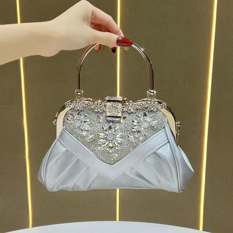 

Luxury Sparkling Diamond Flower Women's Banquet Handbag Fashion Brand Designer High end Party Banquet Bag Wedding Crossbody Bag