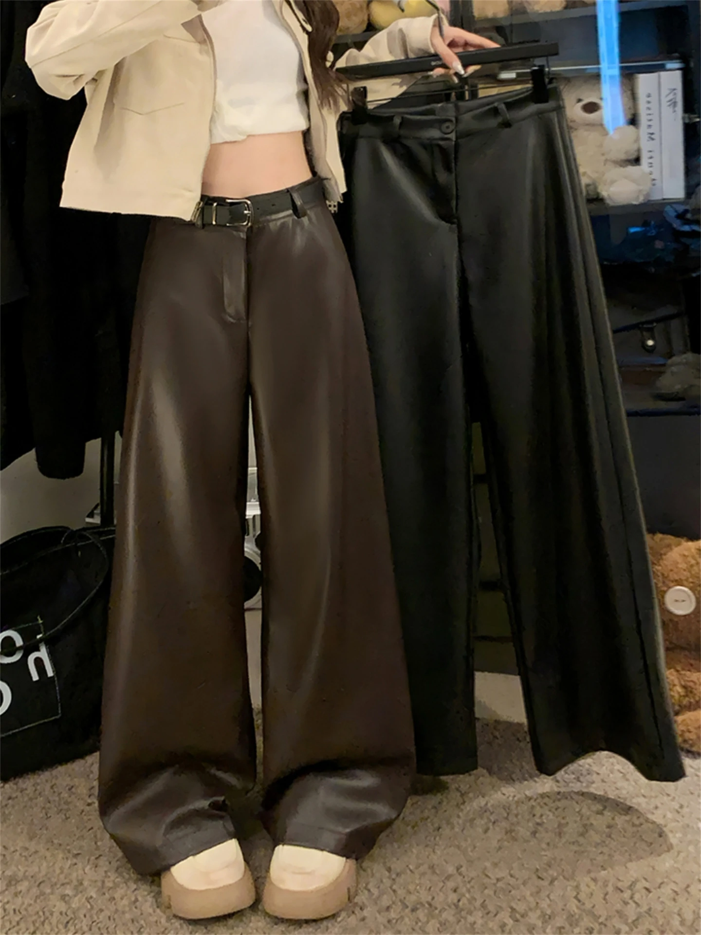 Pantaloni in pelle casual in pelle PU di velluto sottile per donna Autunno Inverno Nuovo senso del design Pantaloni a gamba dritta marrone nero a vita alta