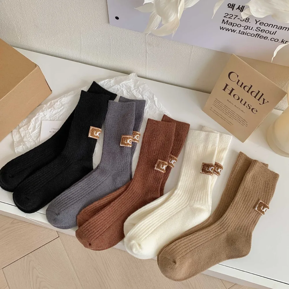 2024 New Ins Autumn and Winter Warm Velvet Socks Thickened Thick Line Mid-Tube Socks Trendy Heel Furry Label Snow Boot Socks