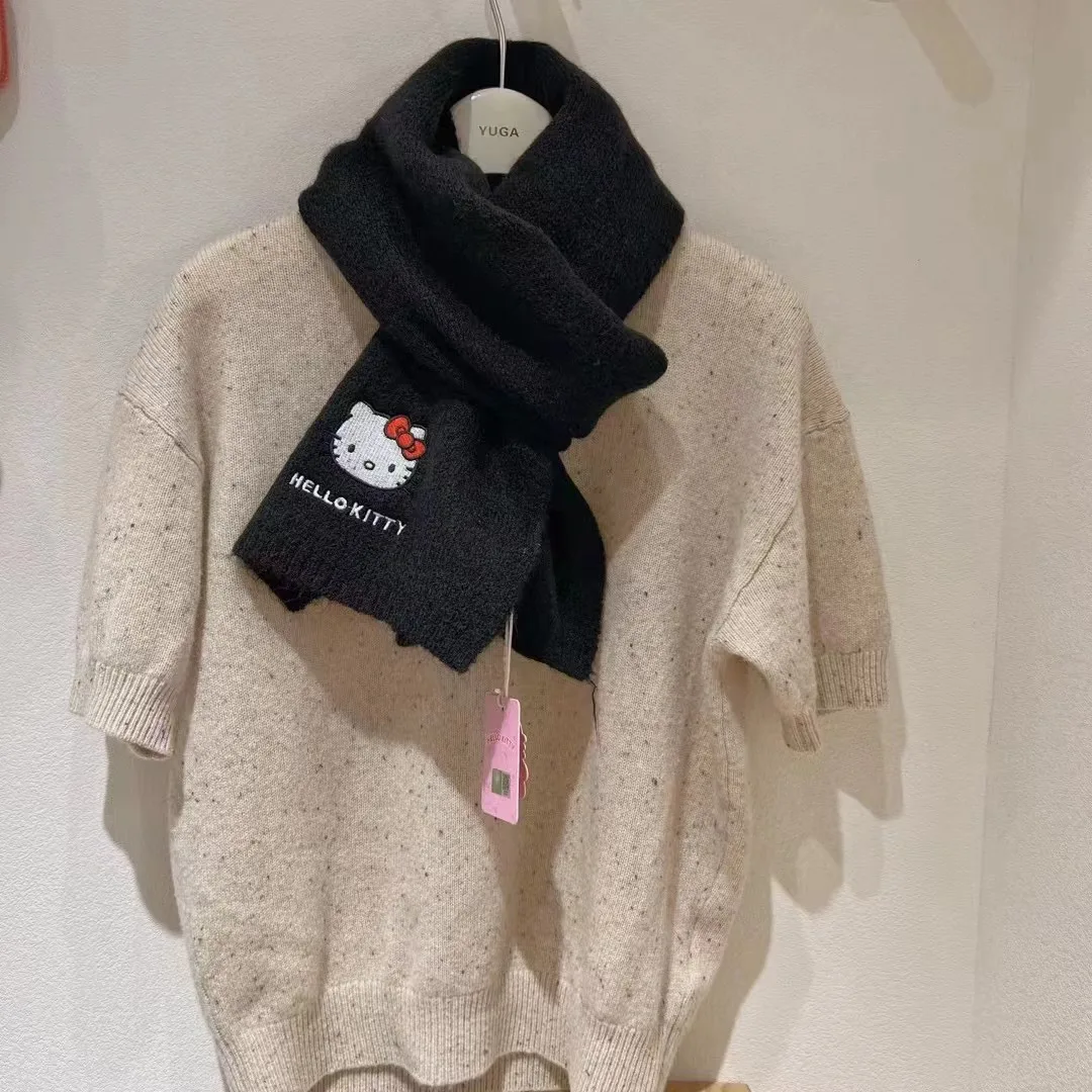 

Miniso hellokitty Sanrio embroidered knitted scarf in autumn and winter thickened warmth thickened wool scarf cute student