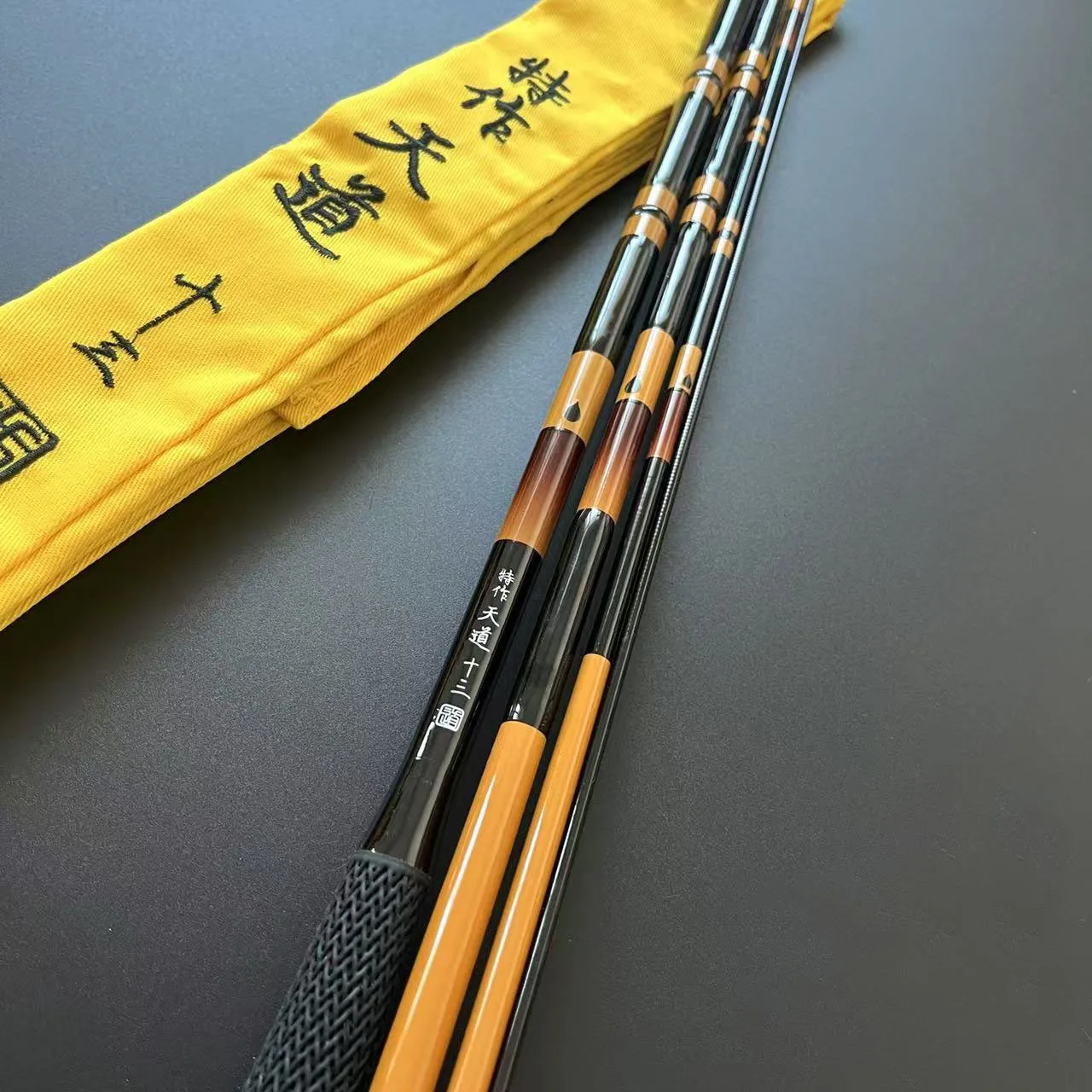 

Ultra-Light Carbon Fiing Rod Adjustable Sectional Leisure Fiing for Carp And assfi in Rivers Lakes Po And Strs