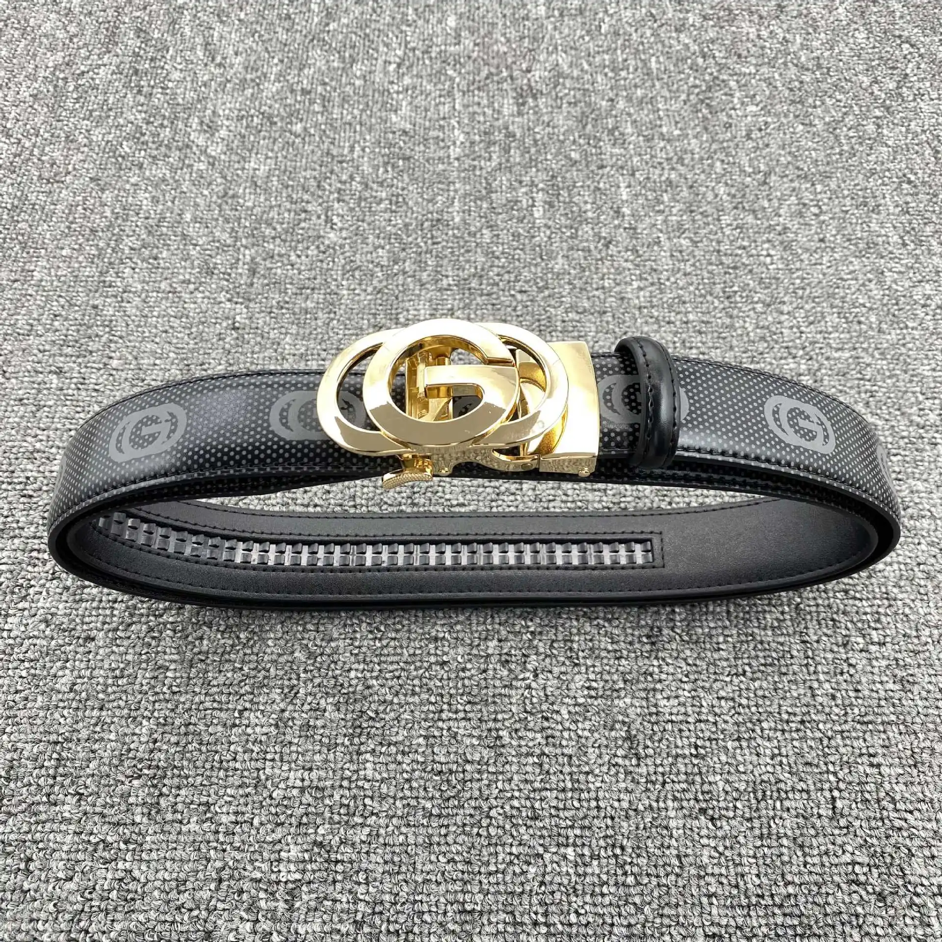 Ikat Pinggang Pria Kelas Atas dengan Gaya Eropa dan Amerika, Kulit Asli, Sabuk Bisnis Kasual Kulit Sapi Gesper Otomatis Baru yang Trendi