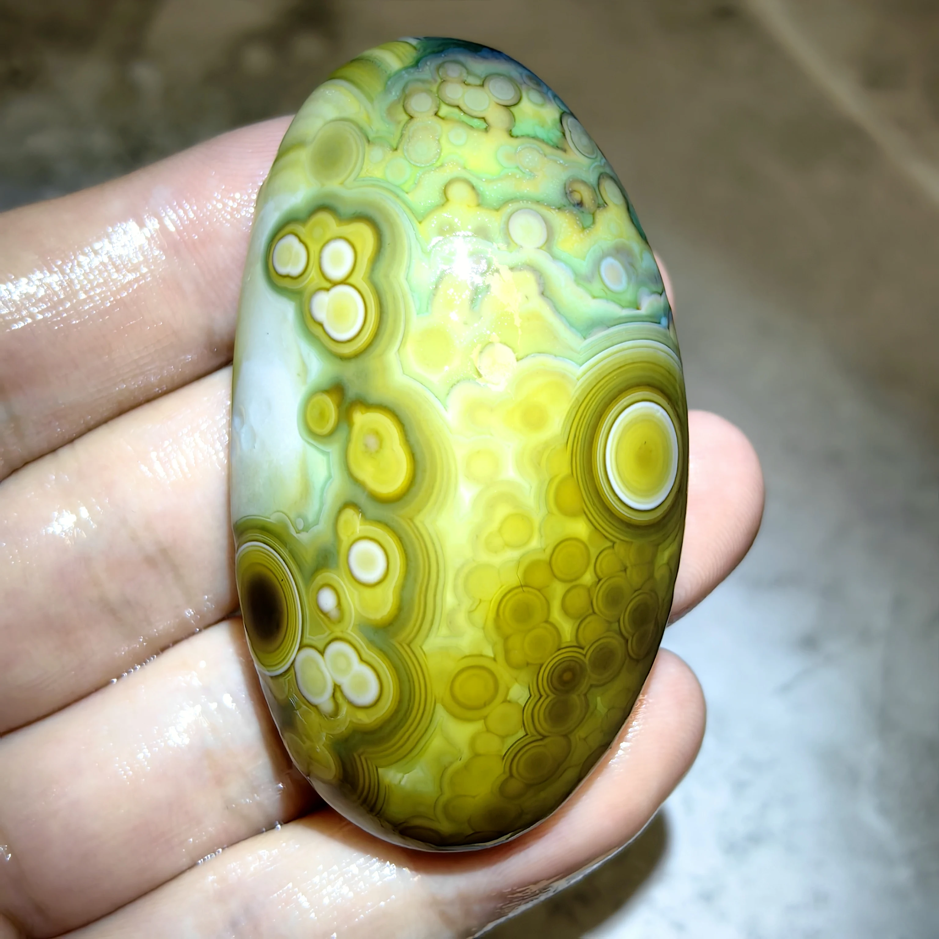 Rare Haut-Relief Agate Divine Eye Crystal for Reiki Healing, Palm Stones Stress Relief & Anti-Evil Spiritual Defense