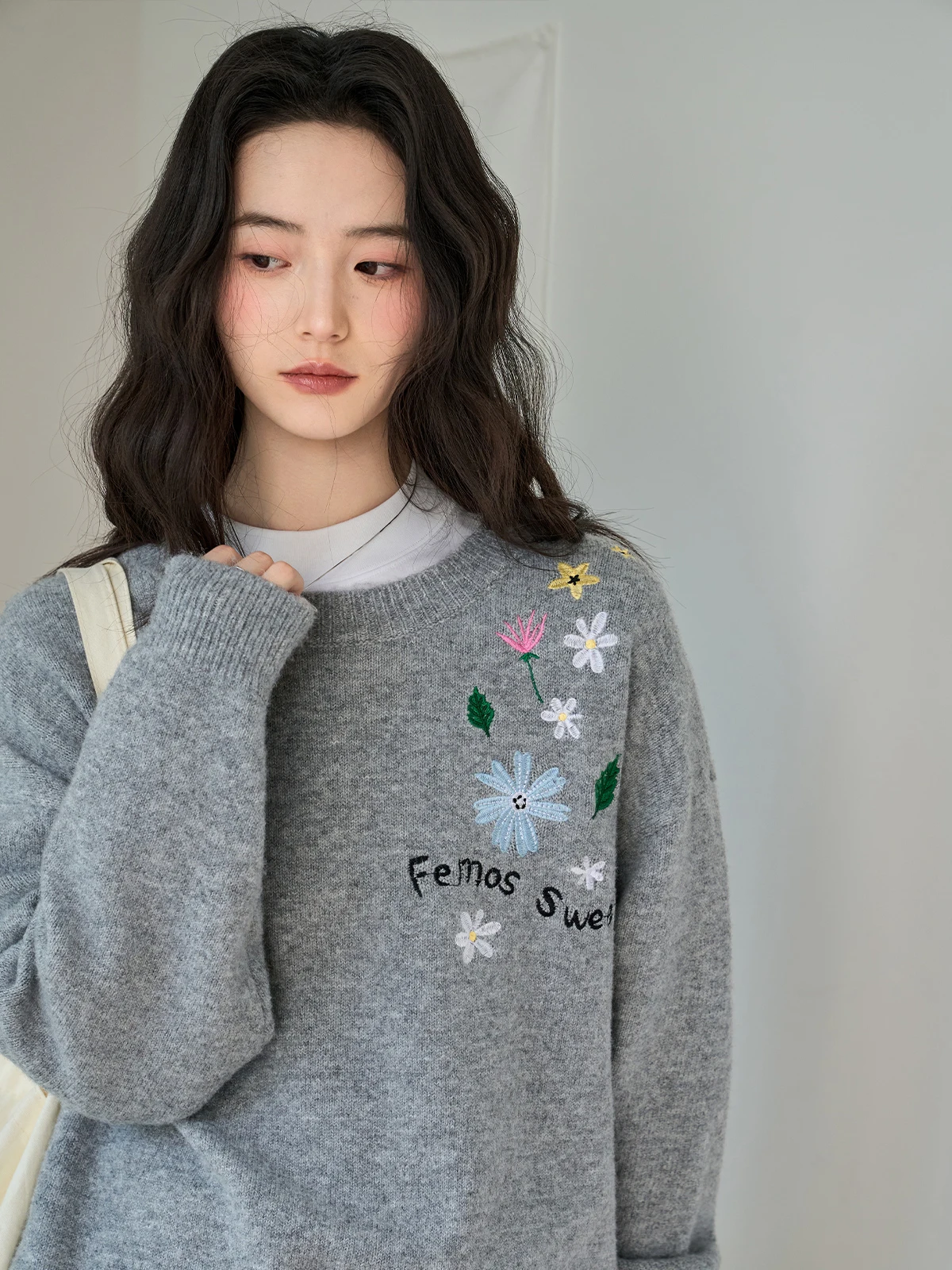 

MoZao Women's round Ne Knitted Sweater ey Flower Embroidery Inner Wear Turtlene Long Sve Warm Thermal Top for Commuting