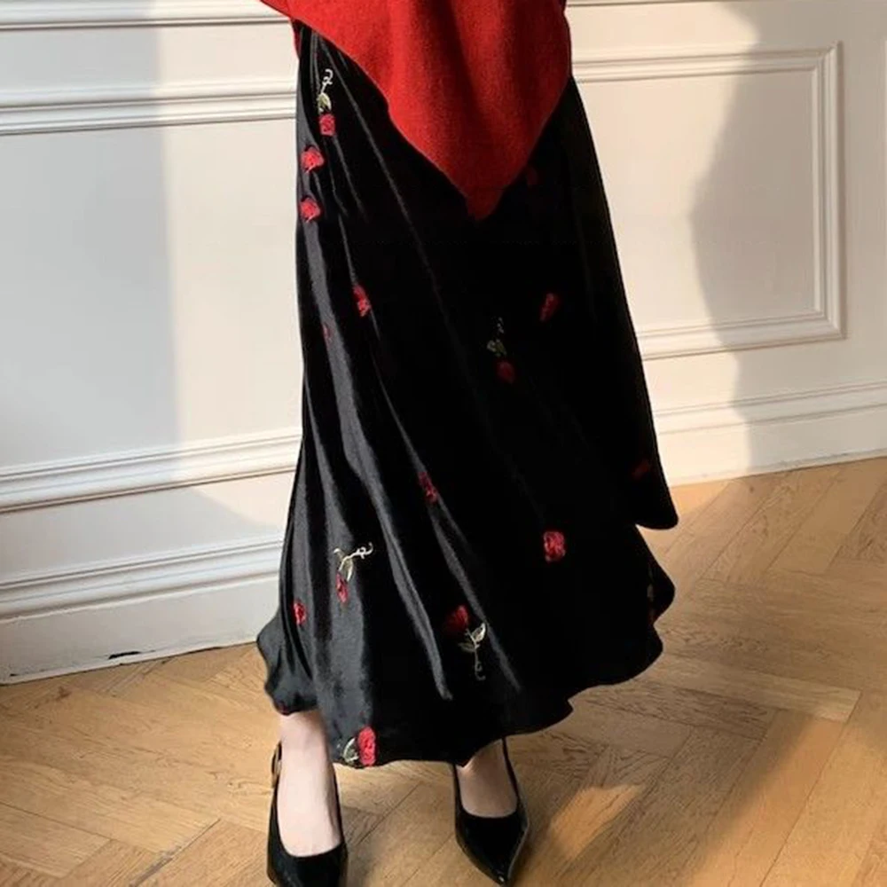 2026 autumn and winter new velvet embroidery [red rose] temperament niche A-shaped umbrella skirt medium and long skirt women