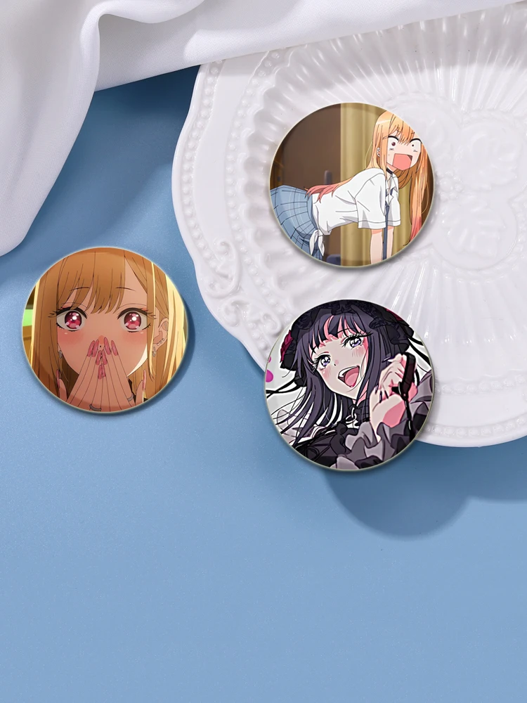 Anime My Dress-Up Darling Round Pins Cartoon Badges Cosplay Handmade Tinplate Brooch on Backpack Clothes Chest Ornament Gifts