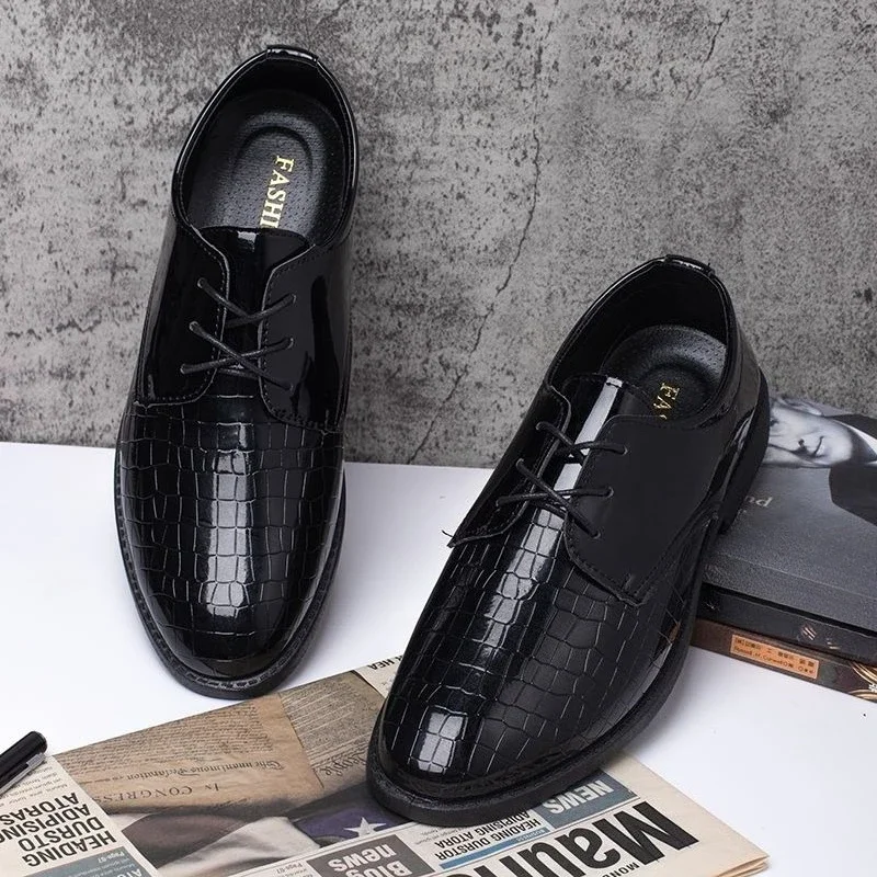 

Мужская обувь из лакированной кожи с низким берцем и принтом для работы на каблуке, повседневная деловая обувь, дешевые мужские модельные туфли из воловьей кожи 39