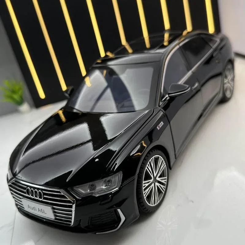 1:18 AUDI A6 Alloy Car Model Diecast & Toy Metal Vehicle Car Model Collection Sound and Light High Simulation Childrens Toy Gift