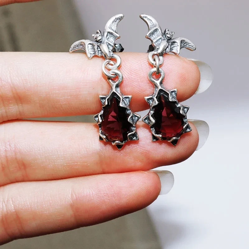 Retro Gothic Punk Style Dark Night Vampire Bat Red Zircon Hypoallergenic Pendant Earrings Women's Halloween Jewelry Gift