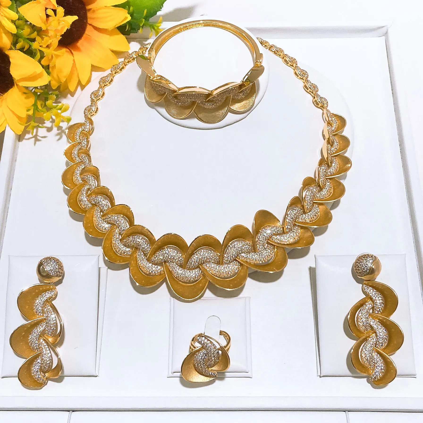 The Latest Simple Irregular American Zirconia Jewelry Set Textured Stunning Fine Necklace Bracelet Earrings Ring Set For Wedding