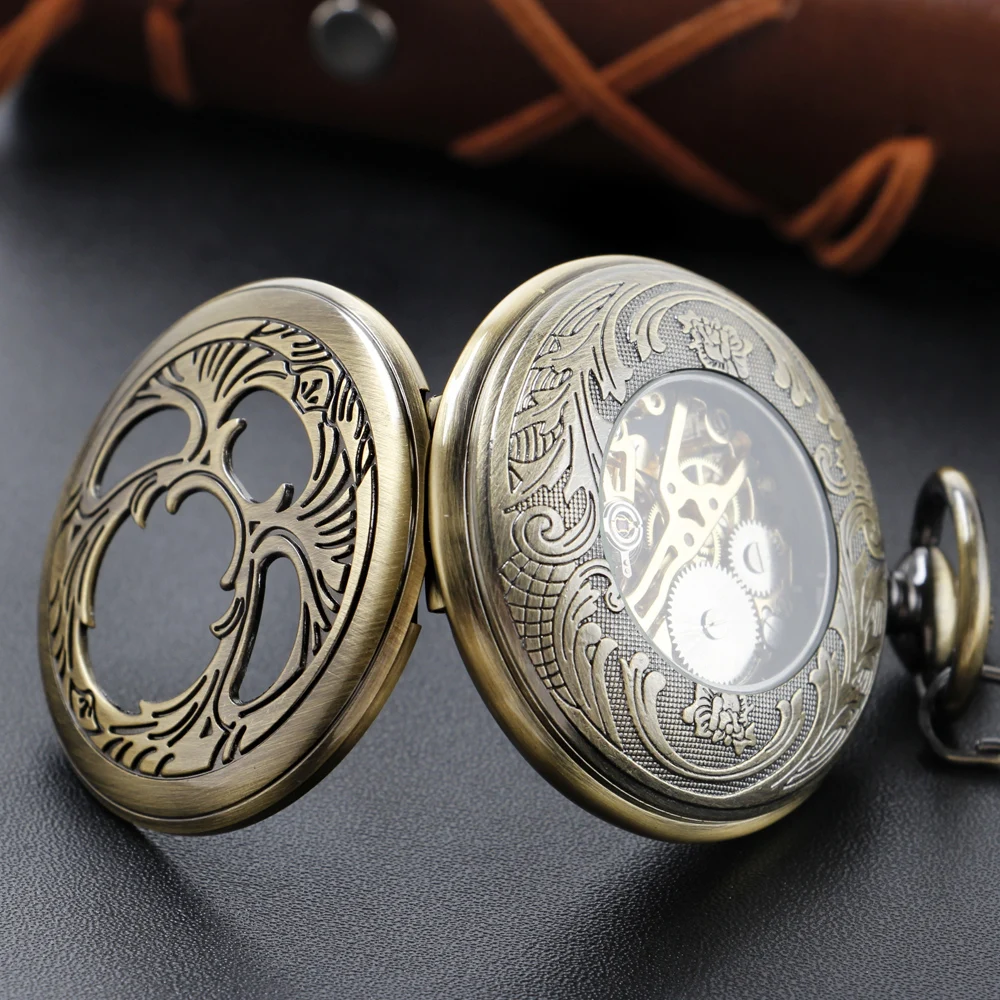 Bronze Steam Punk Mechanical Manual Pocket Watch Roman Digital Skull Dial Pendant Automatic Antique Clock Men's and Women's Gift