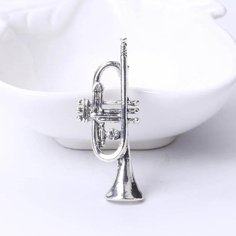 Creative Musical Instruments Brooch For Women Men Horn Hobby Music Alloy Pins Badges Clothing Suit Coat Accesories Retro Jewelry