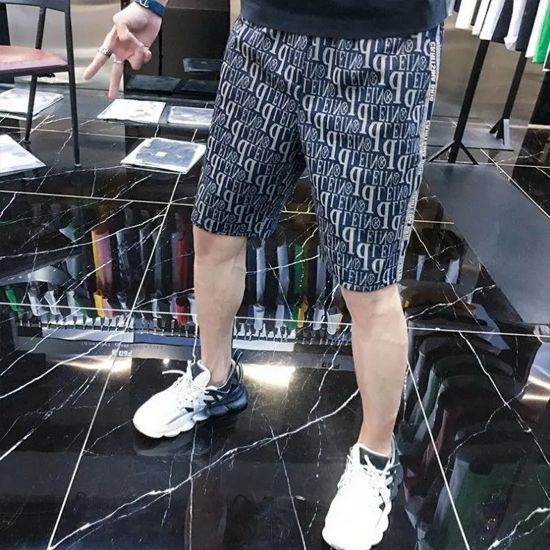 

Лето 2025: тонкие мужские внешние брюки с пятью точками, повседневные спортивные быстросохнущие пляжные брюки