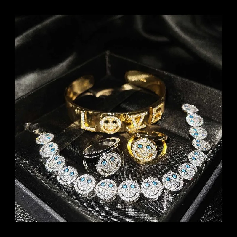 Mode Veelzijdige Armband Glimlach Volledige Diamond Smiley Gezicht Open Ring Niche Persoonlijkheid Micro Set Armband Liefde Armband Vrouwen