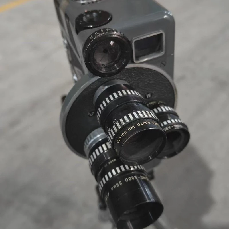 8Mm Camera Manual Clockwork Driven Triple Lens