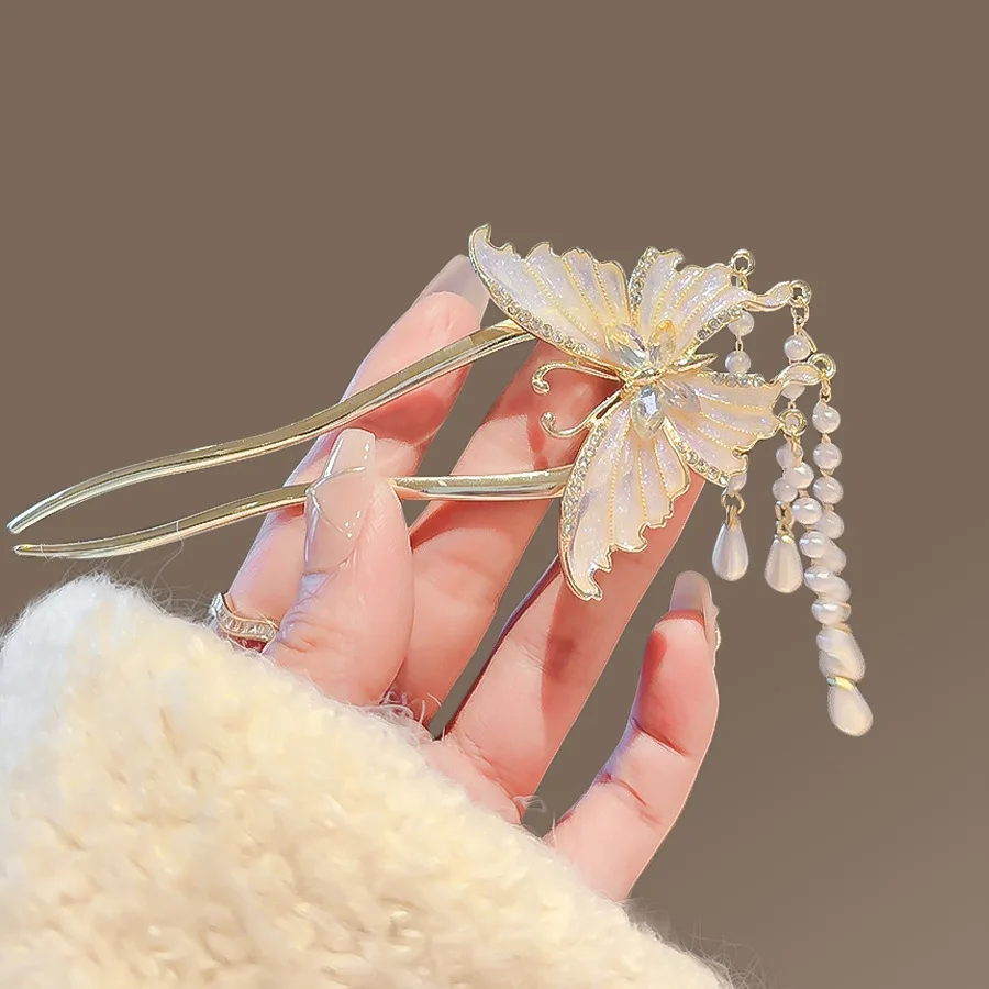 Damska spinka do włosów w kształcie litery U z perłowym frędzlem w kształcie motyla. Prezent urodzinowy. Akcesoria do włosów