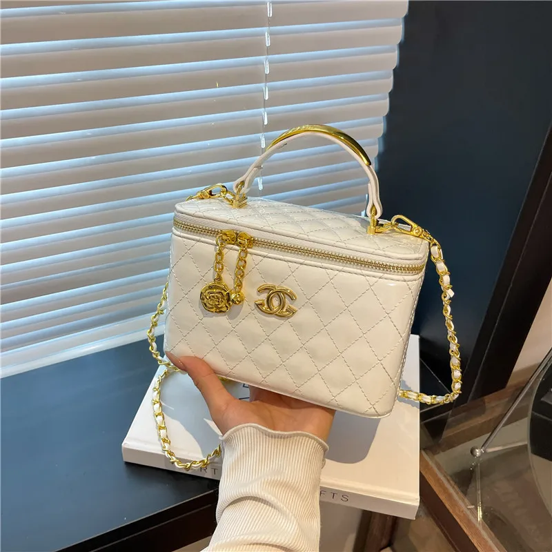 Torebka damska 2025, błyszcząca, pikowana, na łańcuszku, elegancka torebka typu box, torebka na ramię z górnym uchwytem.