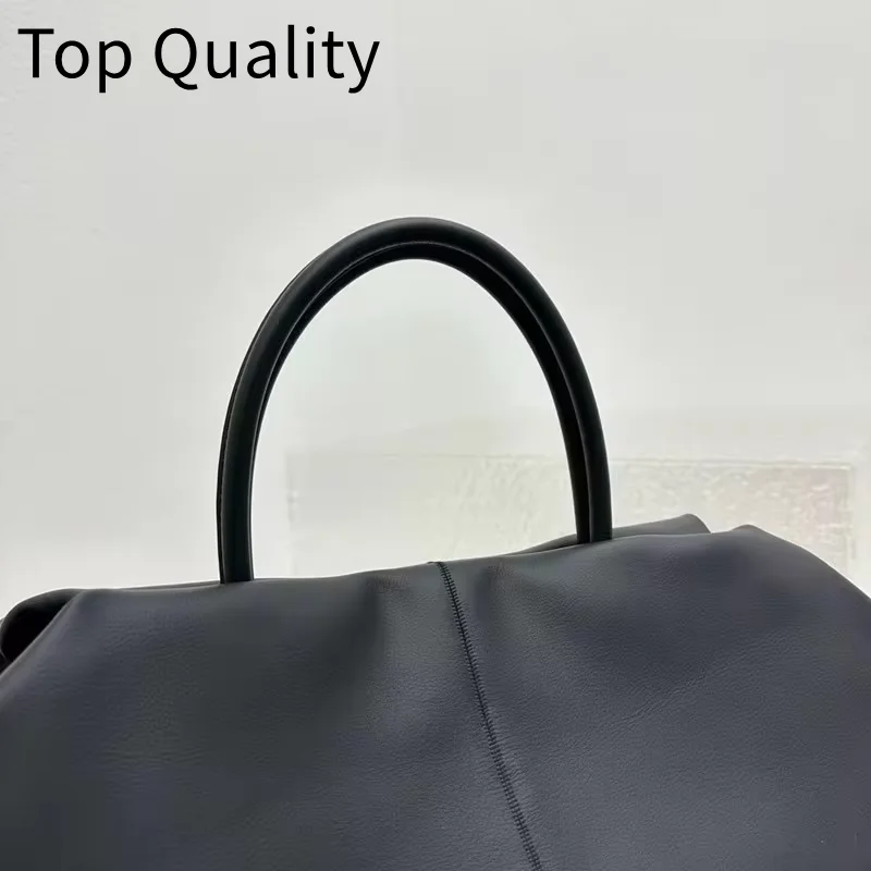 2024 Women\'s Classic Simple Pillow Bag Large Capacity Genuine Leather Material Handbag Women\'s Retro Design