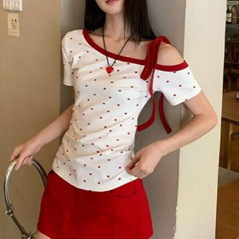 

Женская летняя футболка с короткими рукавами и принтом в виде сердца, новый стиль, облегающий топ с ремешком